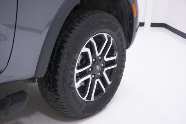 Certified 2025 Ford Ranger Lariat w/ FX4 Off-Road Package AWD/4WD image 5