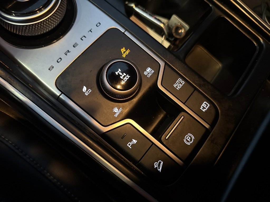 Used 2023 Kia Sorento EX image 17