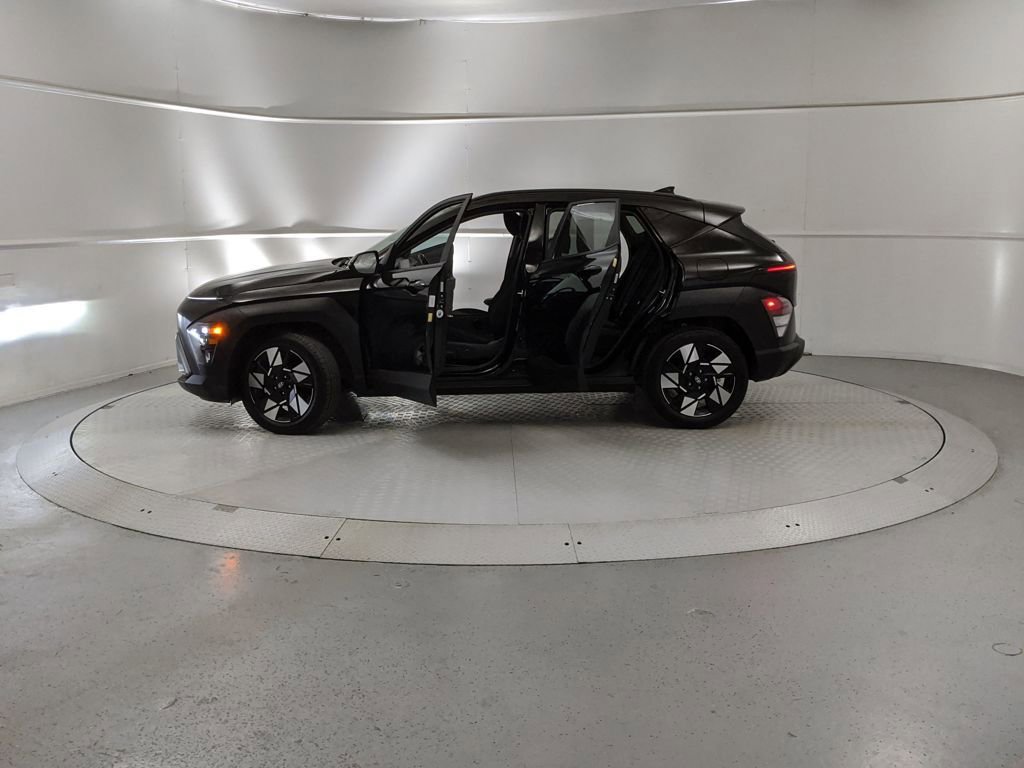 Used 2024 Hyundai Kona SEL image 11