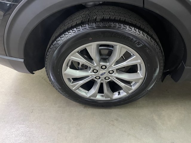 Certified 2023 Ford Explorer XLT w/ Equipment Group 202A AWD/4WD image 9