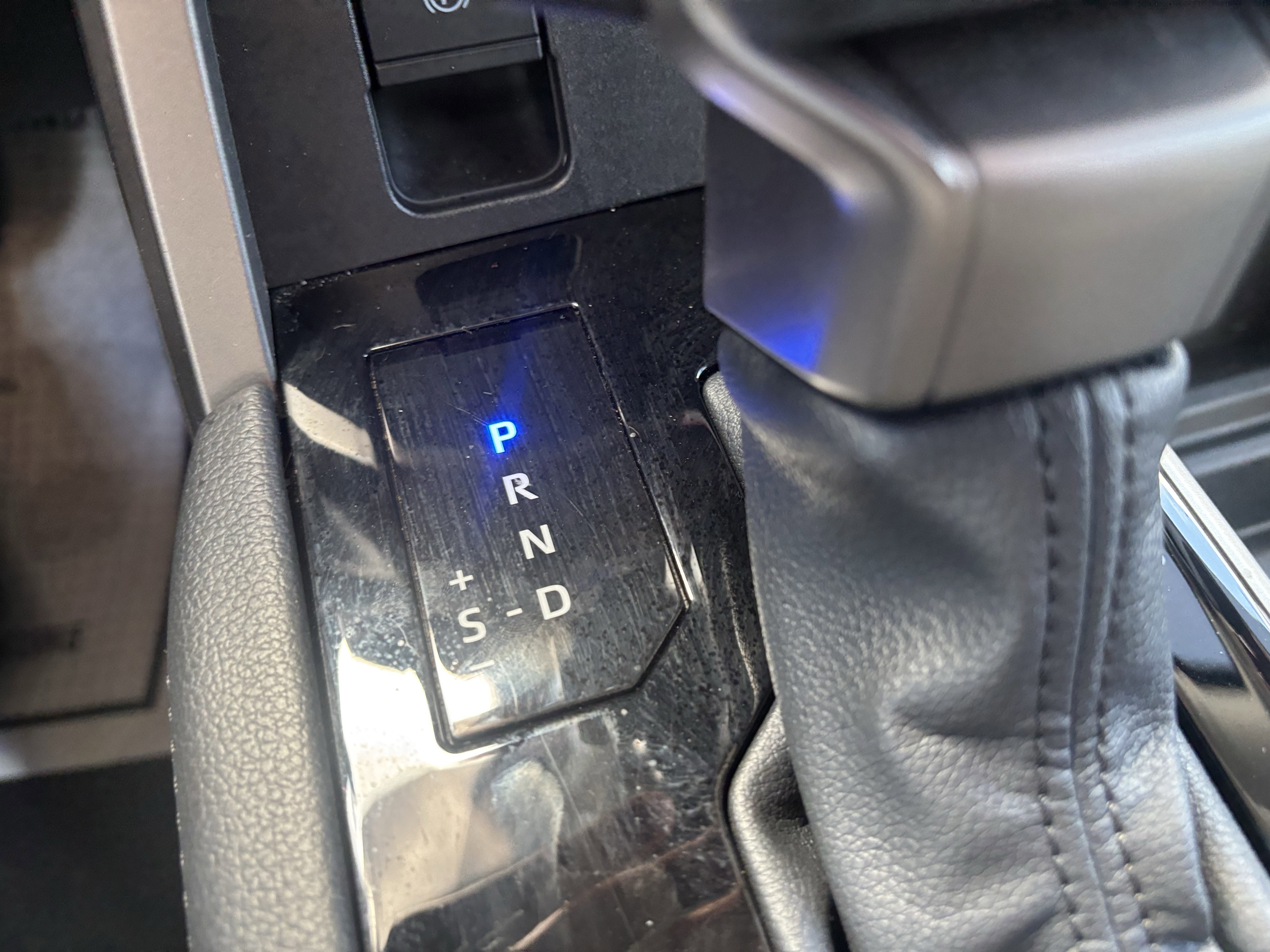 Used 2024 Toyota Tundra Limited image 32