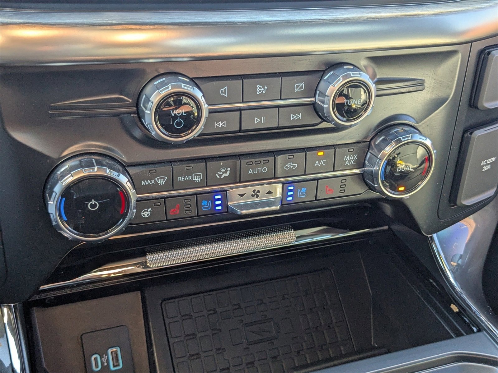 Certified 2023 Ford F150 Lariat w/ Equipment Group 502A High image 23