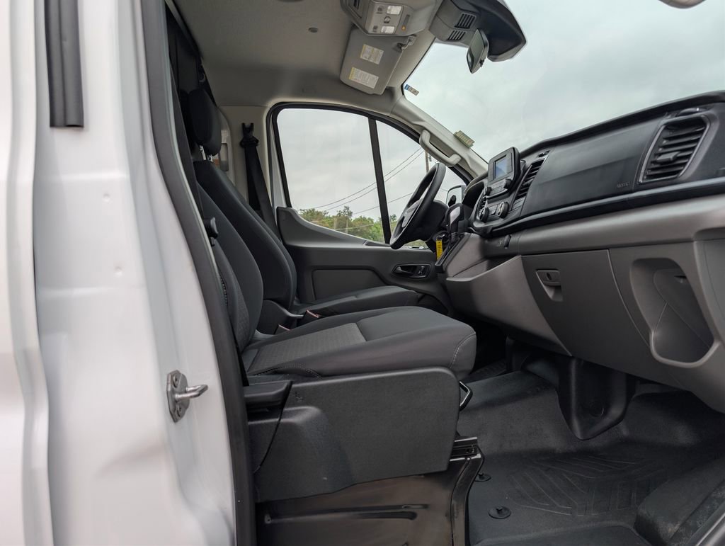 Certified 2025 Ford Transit 250 Low Roof w/ Exterior Upgrade Package RWD image 15