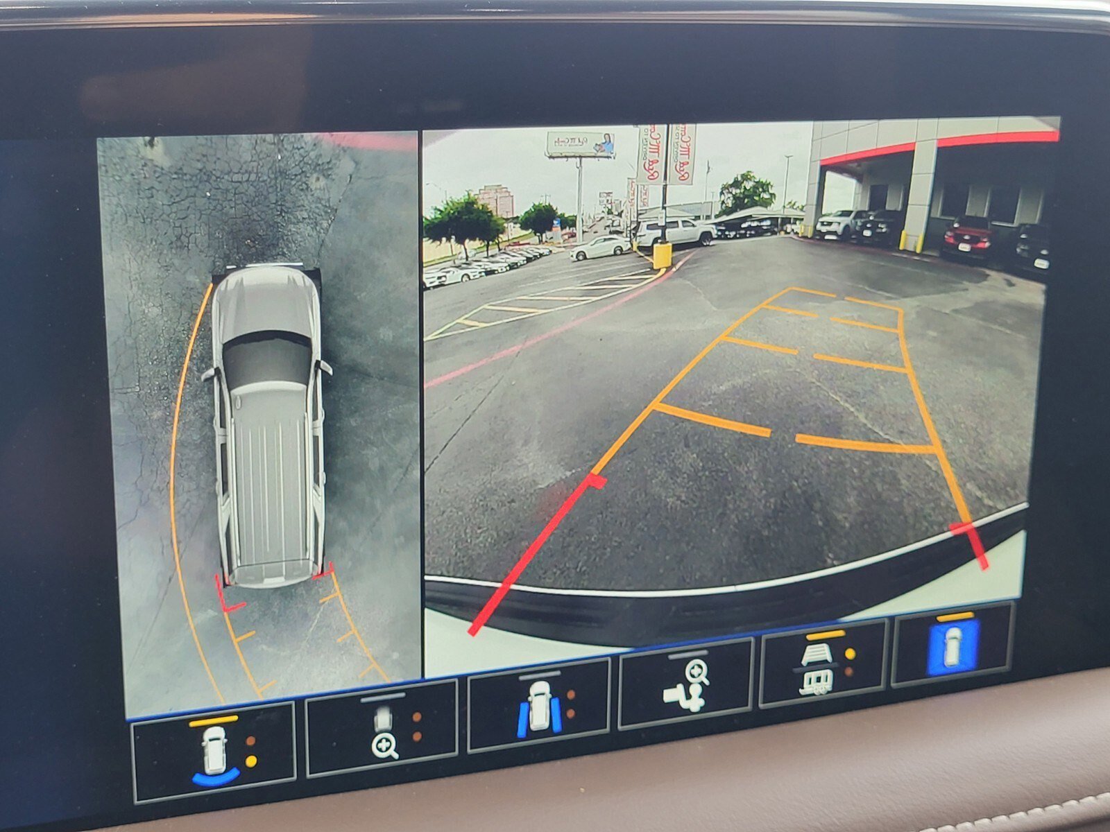 Used 2023 Chevrolet Tahoe High Country w/ Premium Package image 22