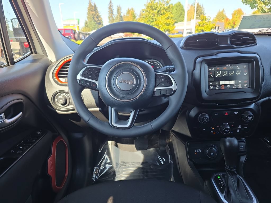Used 2020 Jeep Renegade Latitude AWD/4WD image 17