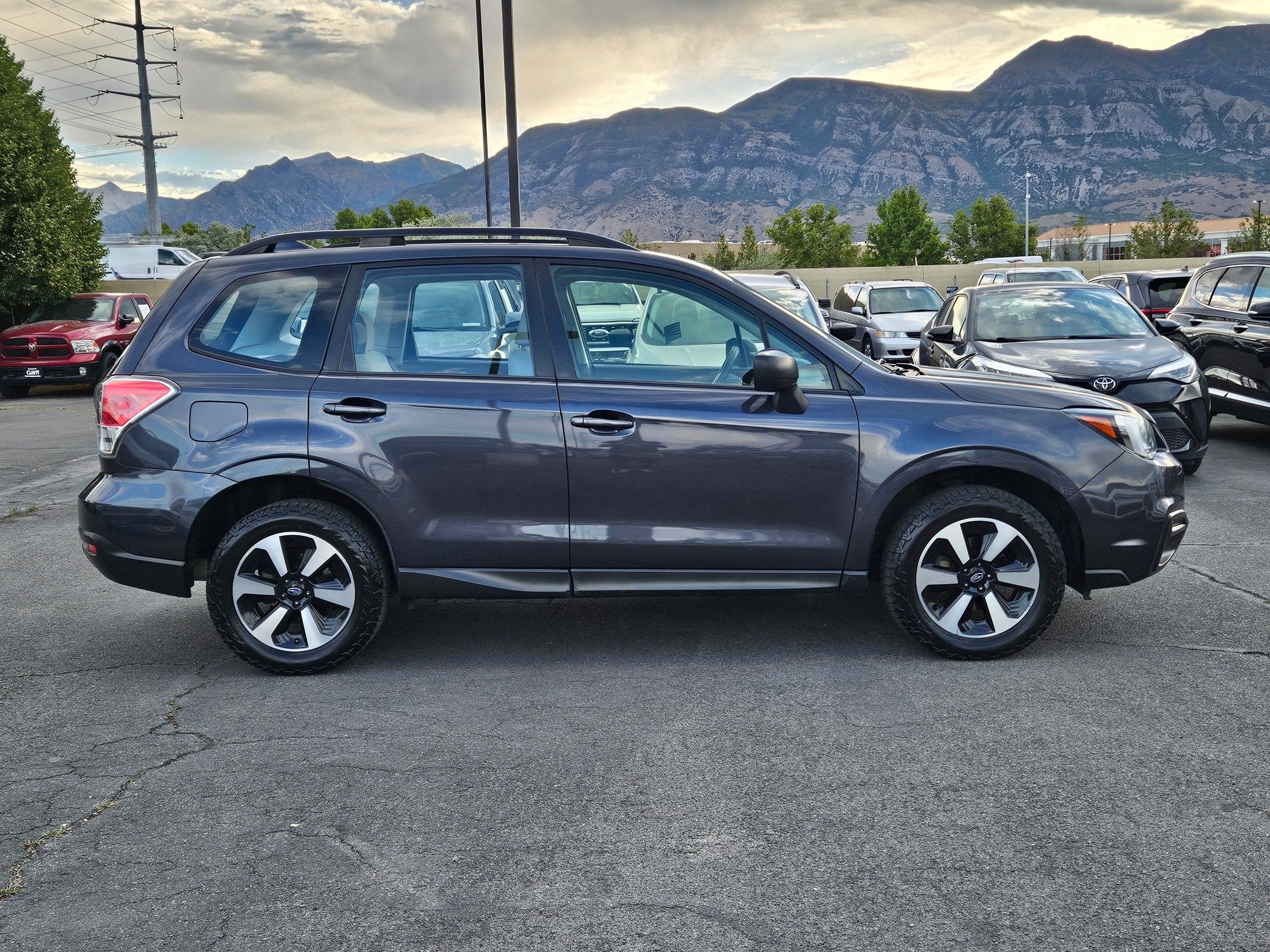 Used 2017 Subaru Forester 2.5i w/ Alloy Wheel Package AWD/4WD image 2
