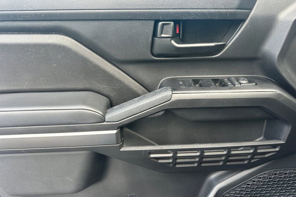 Used 2024 Toyota Tacoma SR5 AWD/4WD image 11