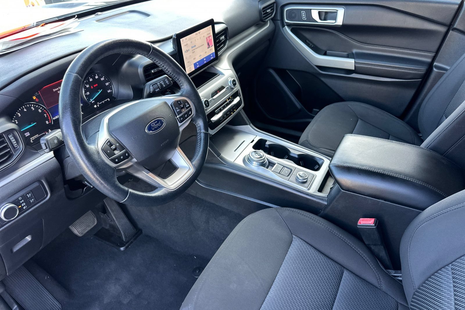 Certified 2022 Ford Explorer XLT AWD/4WD image 9