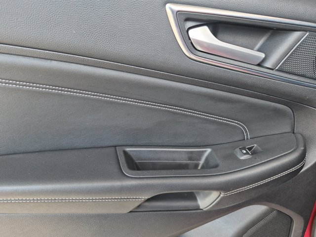 Certified 2020 Ford Edge Titanium FWD image 29