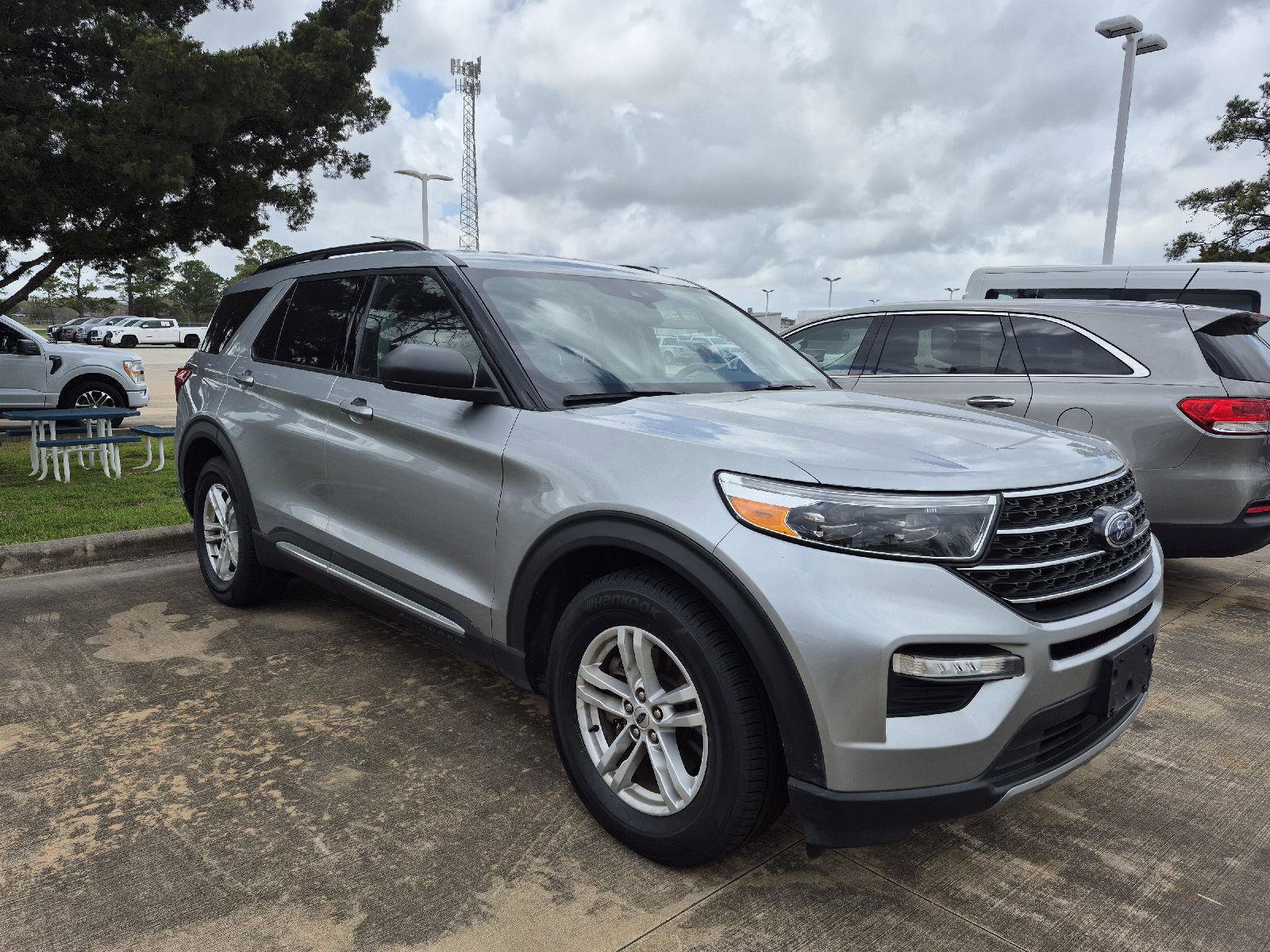 Certified 2023 Ford Explorer XLT w/ Equipment Group 202A image 4