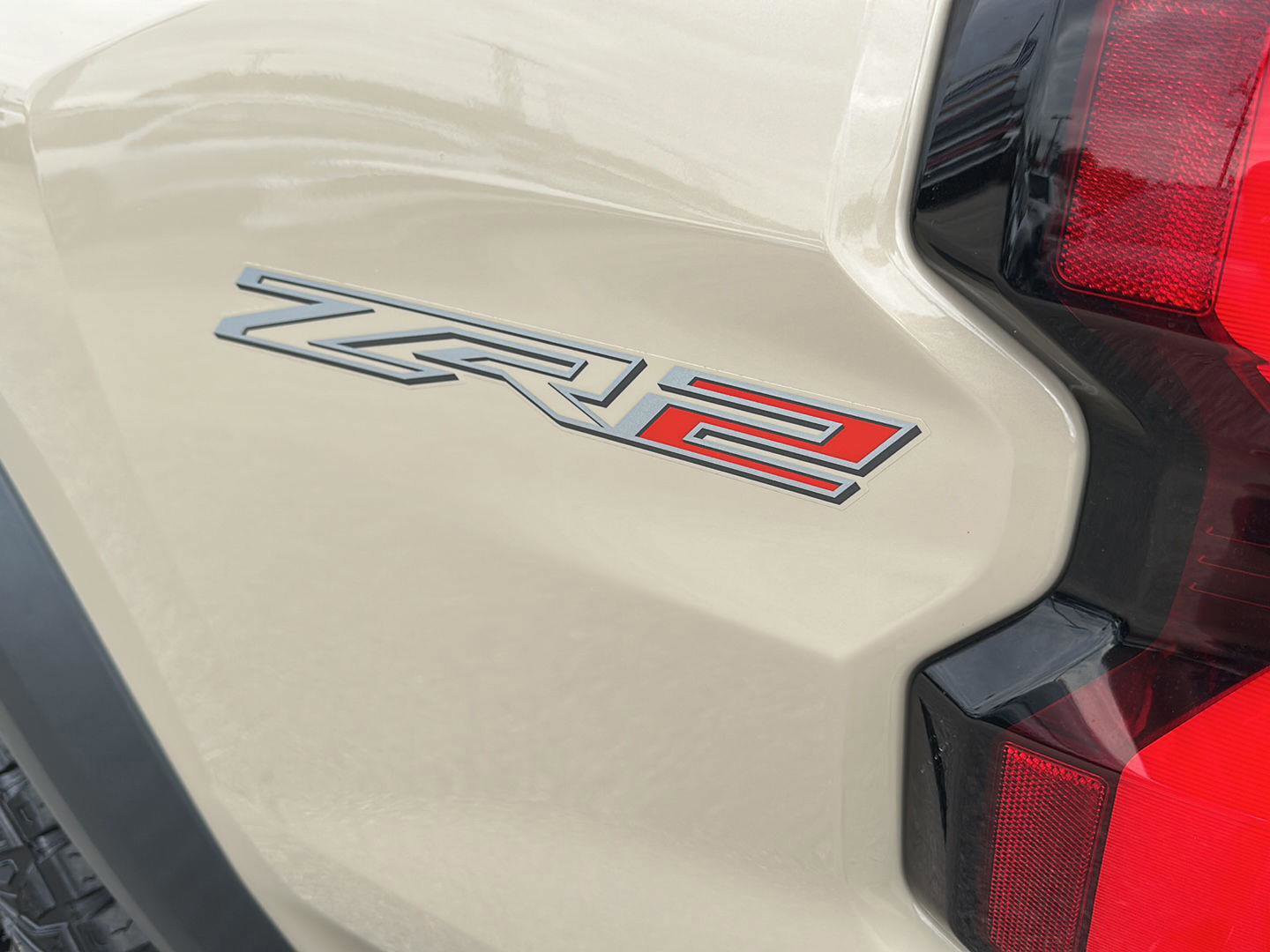 Used 2024 Chevrolet Colorado ZR2 w/ Technology Package image 19