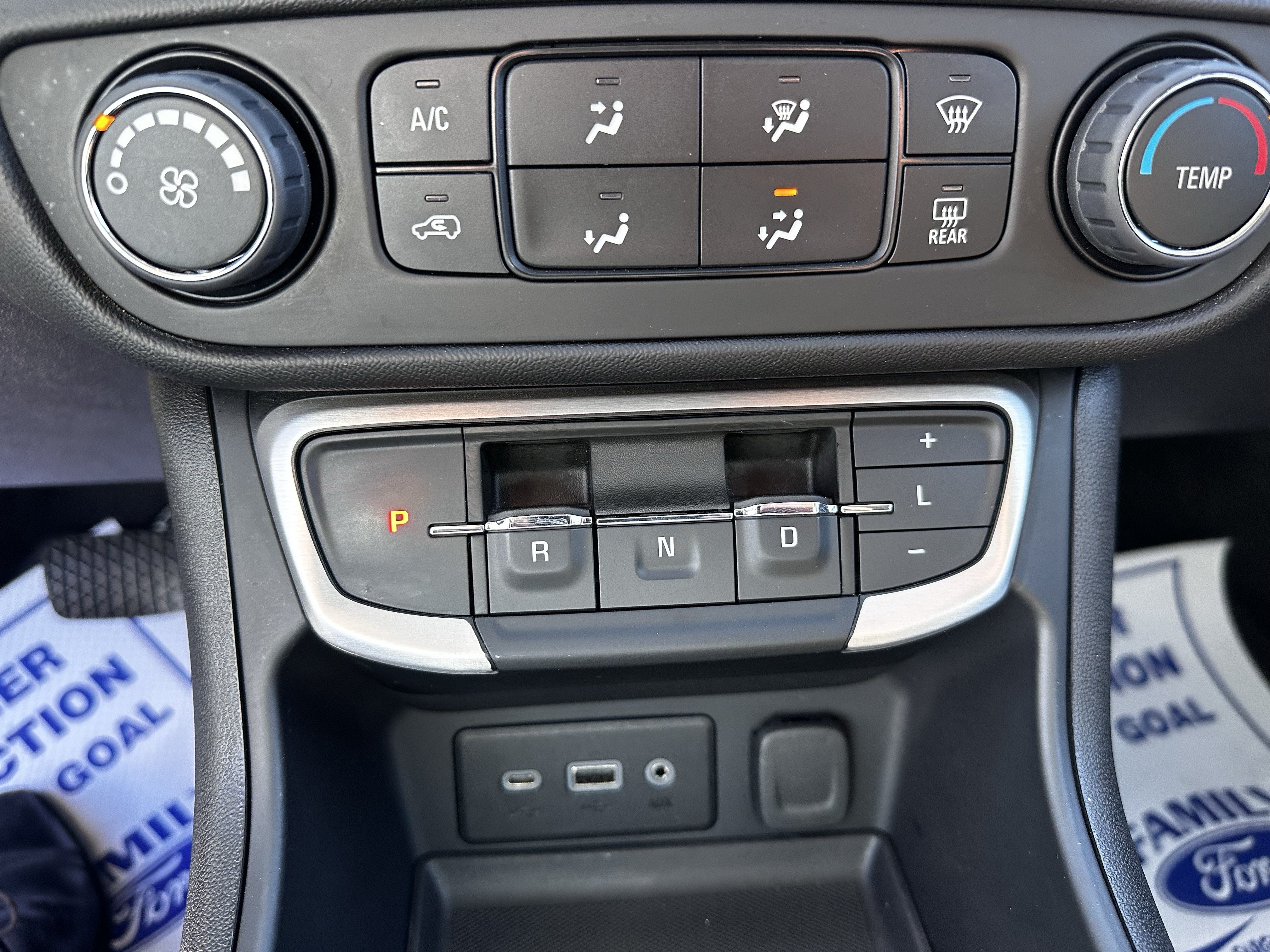 Used 2024 GMC Terrain SLE AWD/4WD image 18