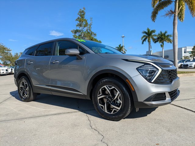 Used 2024 Kia Sportage LX image 2