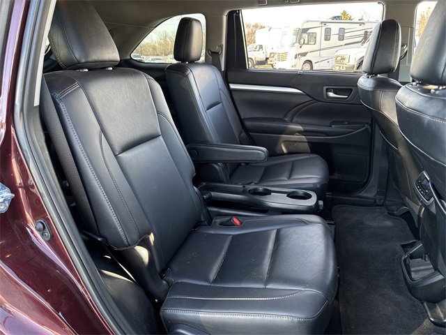 Used 2019 Toyota Highlander XLE image 31