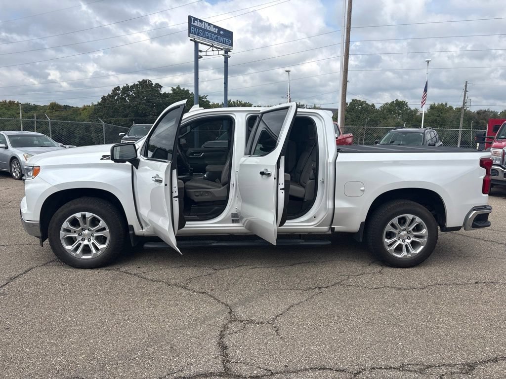 Used 2024 Chevrolet Silverado 1500 LTZ w/ LTZ Premium Package AWD/4WD image 4