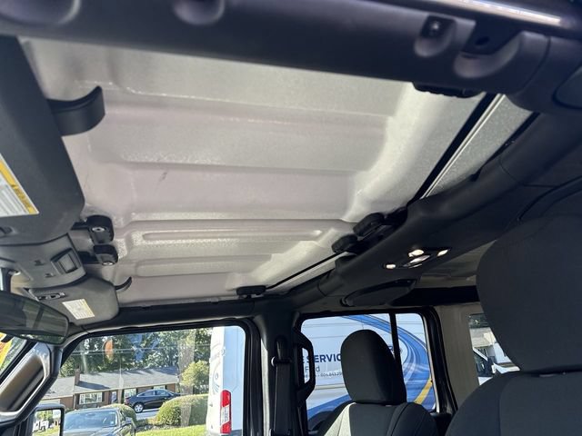 Used 2023 Jeep Wrangler Unlimited Sport AWD/4WD image 22