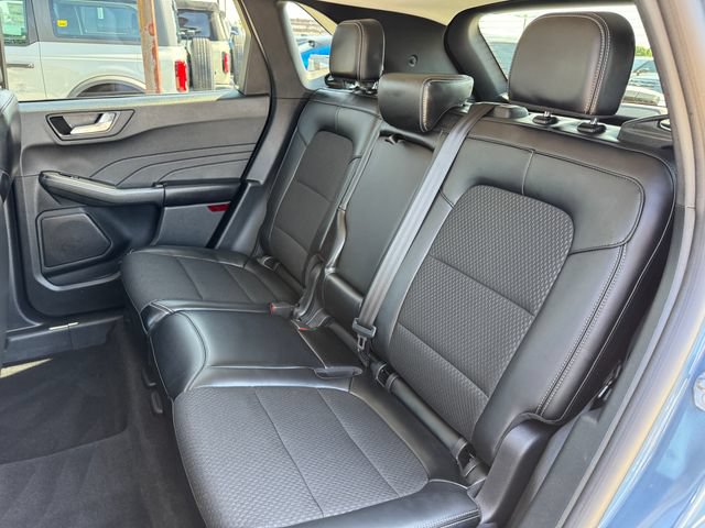 Certified 2025 Ford Escape SE FWD image 16