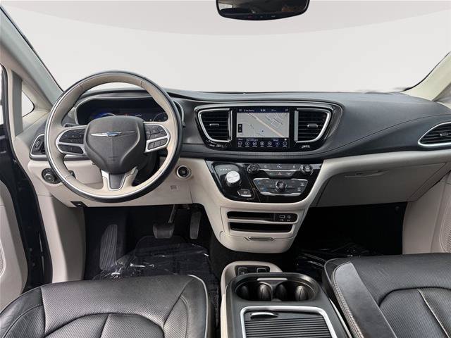 Used 2018 Chrysler Pacifica Limited FWD image 23