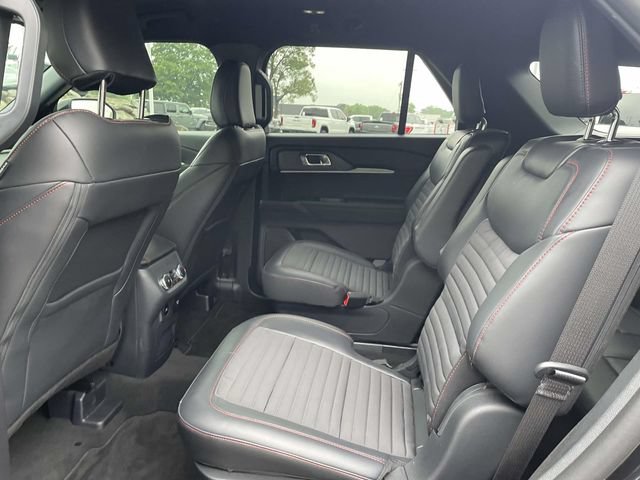 Certified 2025 Ford Explorer ST-Line w/ Premium Package RWD image 11