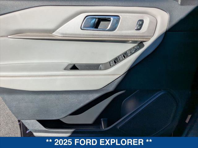 Certified 2025 Ford Explorer Active w/ Active Comfort Package image 10