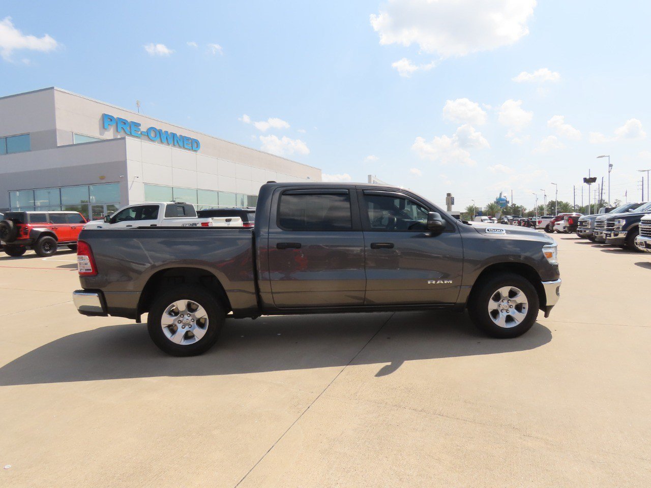 Used 2023 RAM 1500 Big Horn AWD/4WD image 10