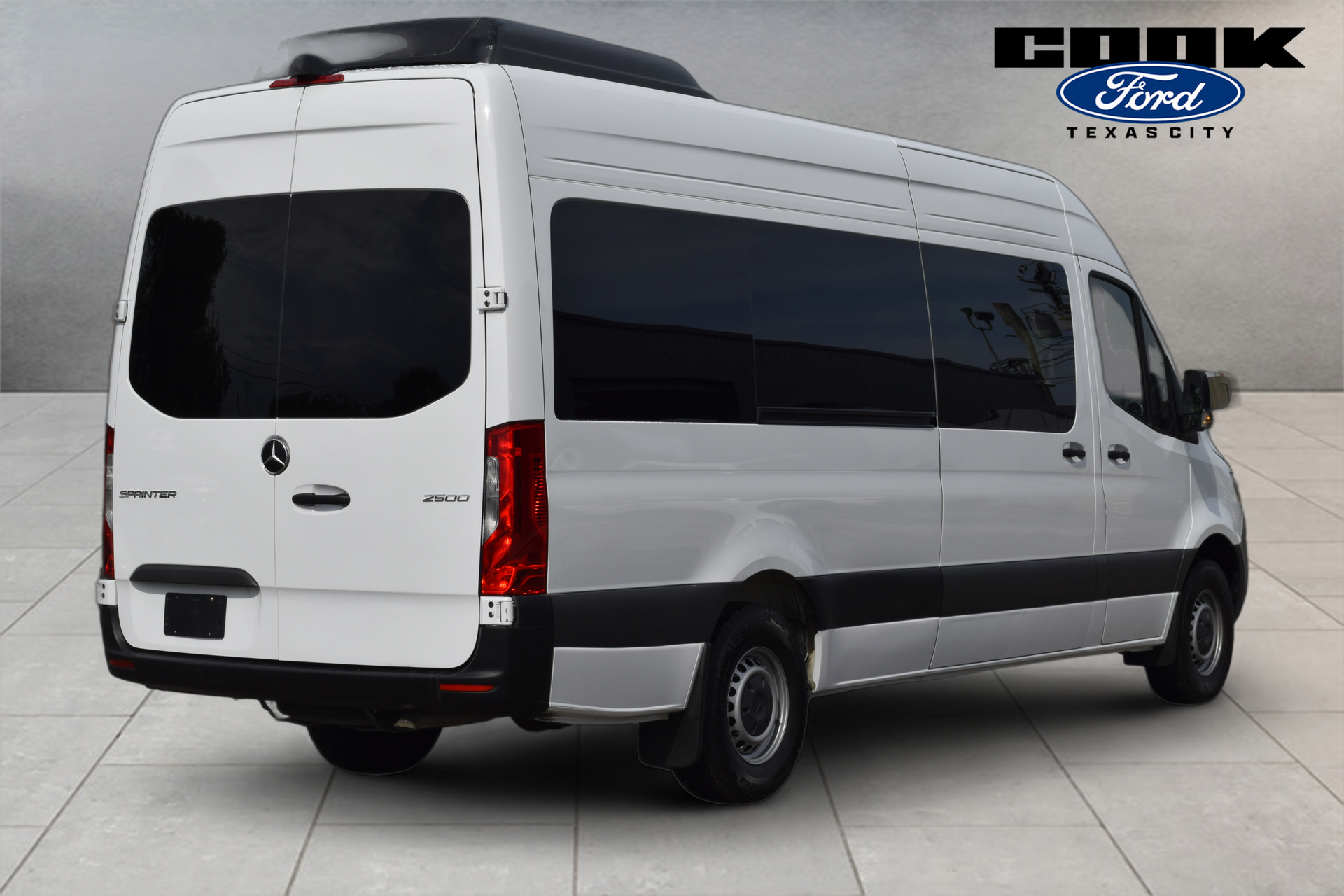 Used 2025 Mercedes-Benz Sprinter 2500 image 3