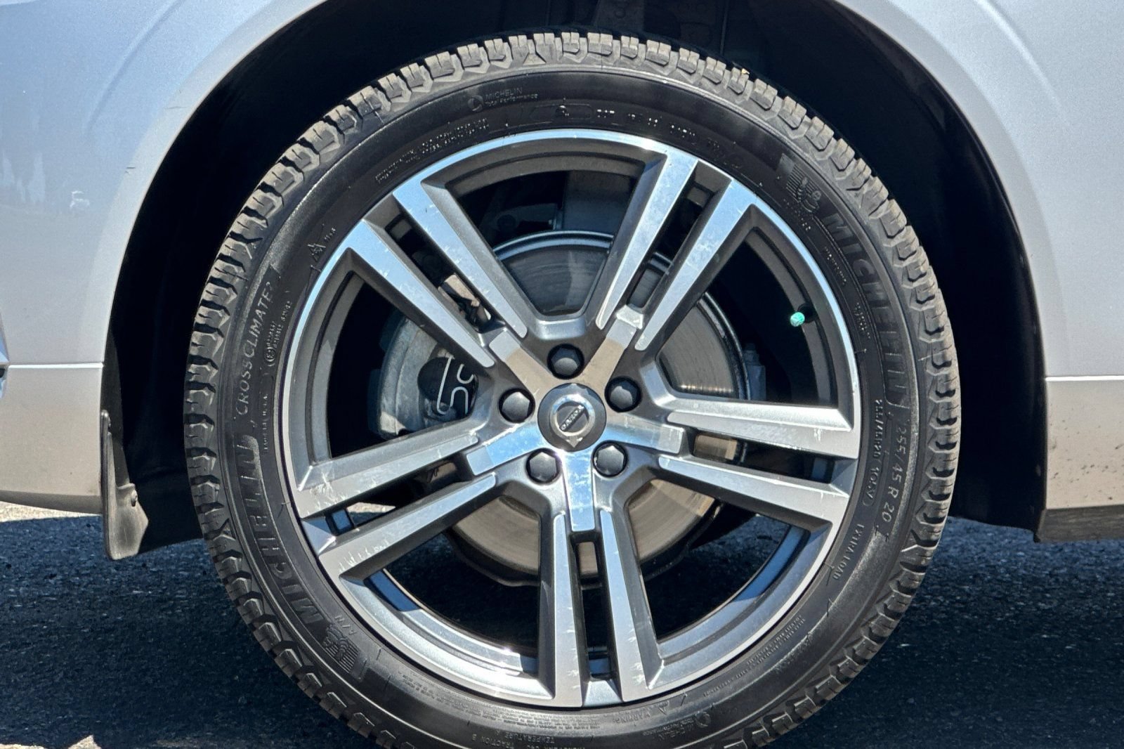 Used 2020 Volvo XC60 T5 Momentum w/ Premium Package AWD/4WD image 45