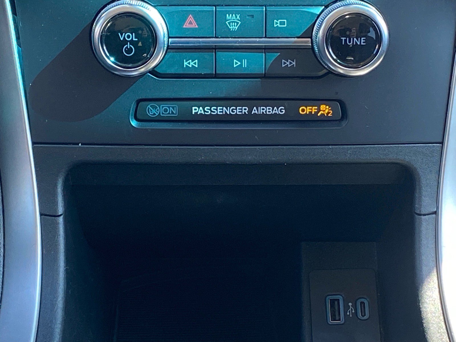 Certified 2024 Ford Edge SEL AWD/4WD image 11