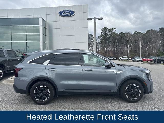 Used 2024 Kia Sorento S w/ Panoramic Sunroof Package image 5
