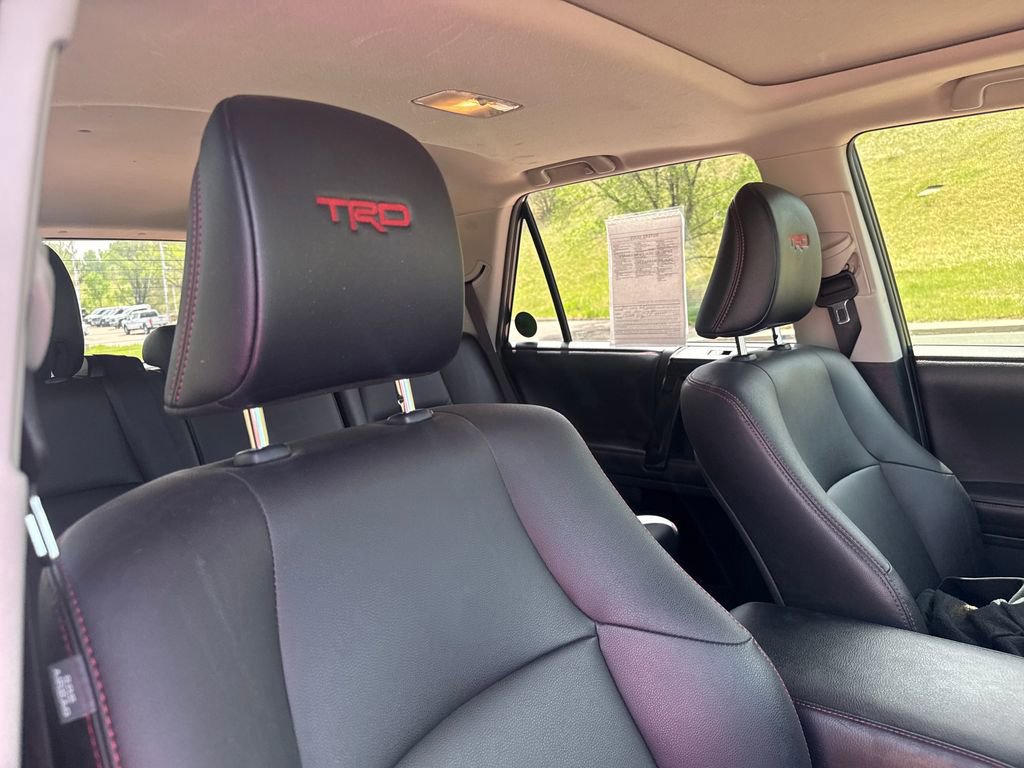 Used 2018 Toyota 4Runner TRD Off-Road Premium AWD/4WD image 37