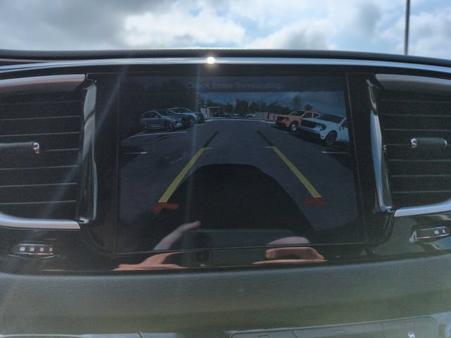 Used 2017 Chrysler Pacifica Touring w/ Tire & Wheel Group FWD image 39