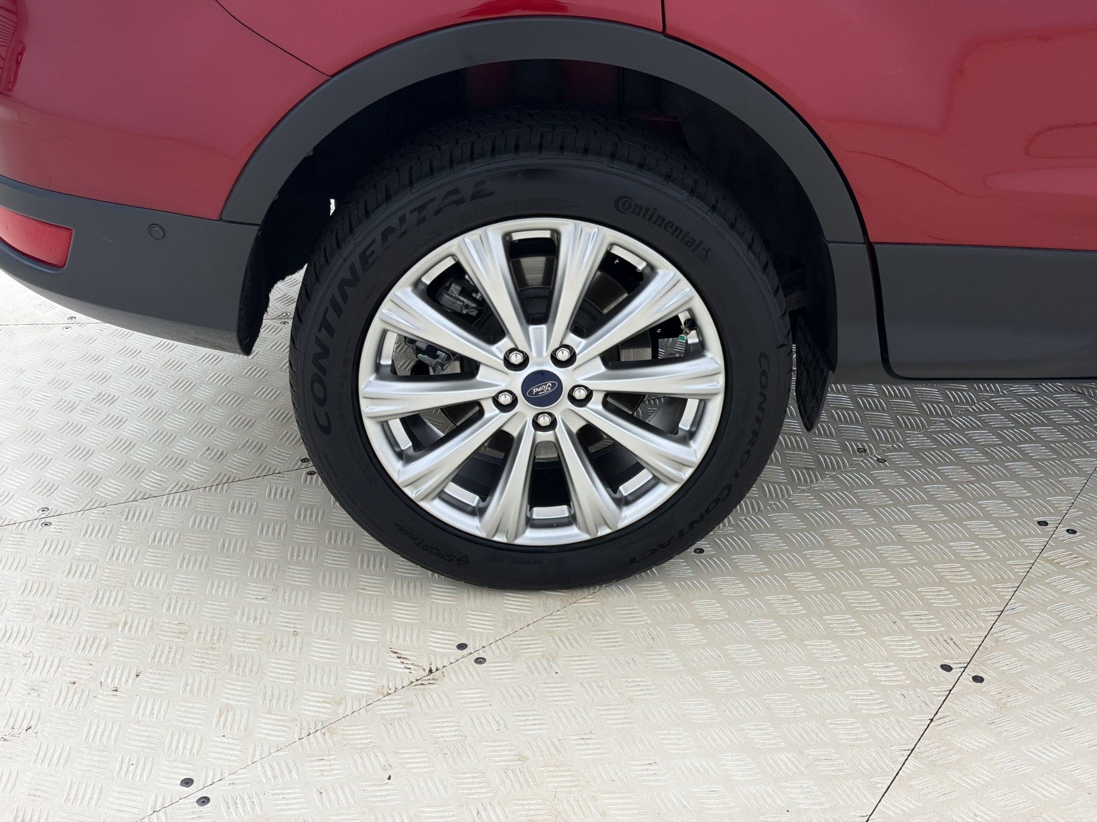 Certified 2018 Ford Escape Titanium w/ Ford Safe & Smart Package AWD/4WD image 11
