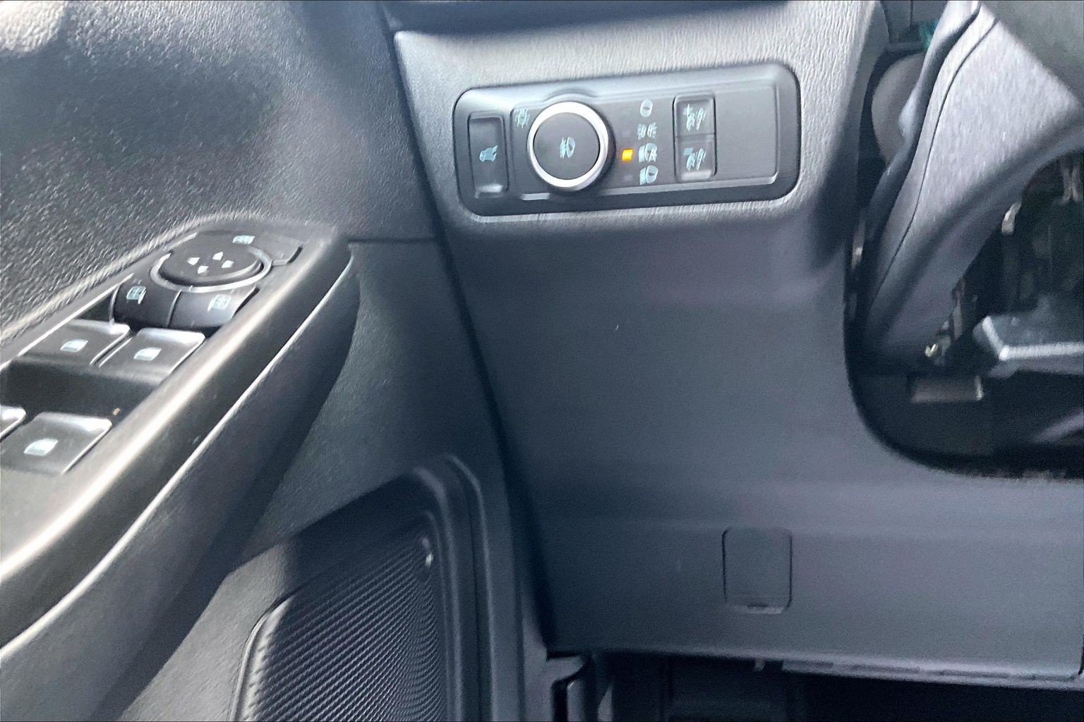 Certified 2022 Ford Escape SEL FWD image 38