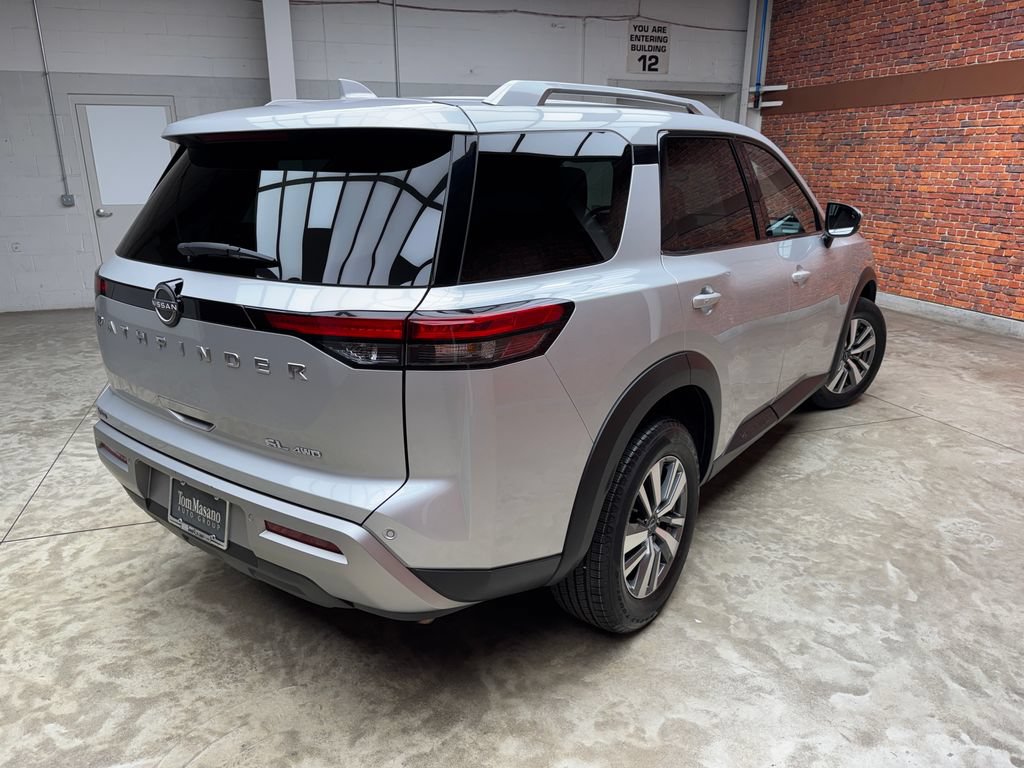 Used 2025 Nissan Pathfinder SL AWD/4WD image 6
