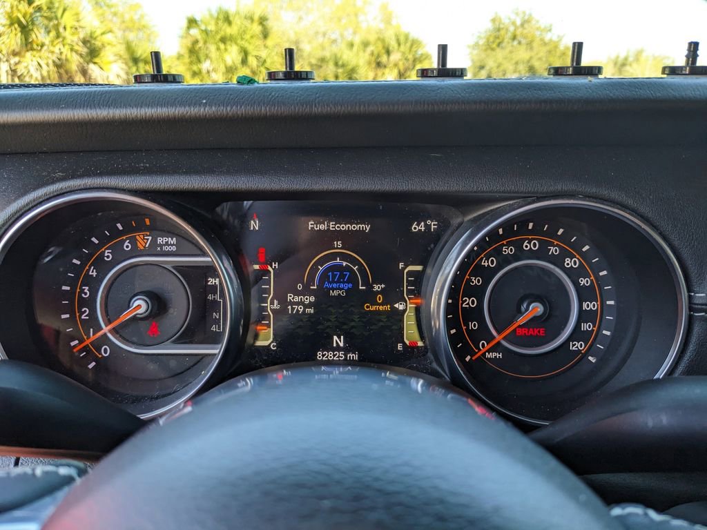 Used 2019 Jeep Wrangler Unlimited Sahara w/ Dual Top Group AWD/4WD image 31
