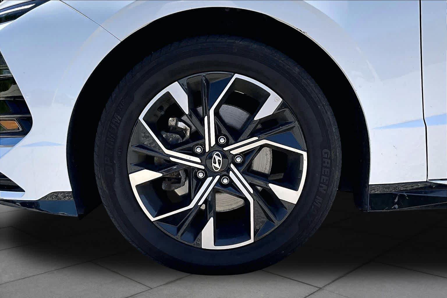 Used 2024 Hyundai Sonata SEL FWD image 11