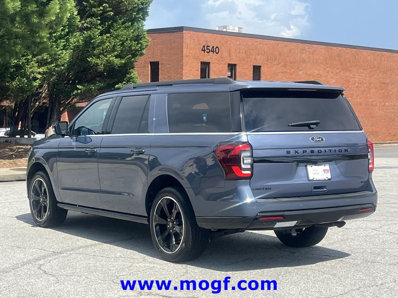 Certified 2023 Ford Expedition Max Limited RWD image 5