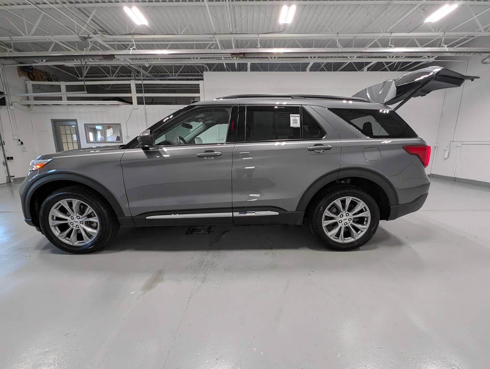 Certified 2023 Ford Explorer XLT w/ Equipment Group 202A AWD/4WD image 12