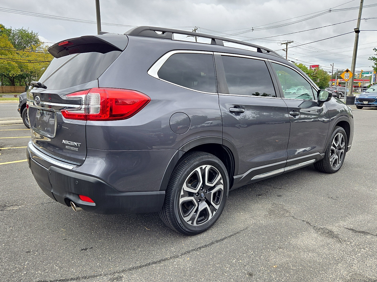 Used 2024 Subaru Ascent Limited w/ Technology Package AWD/4WD image 11