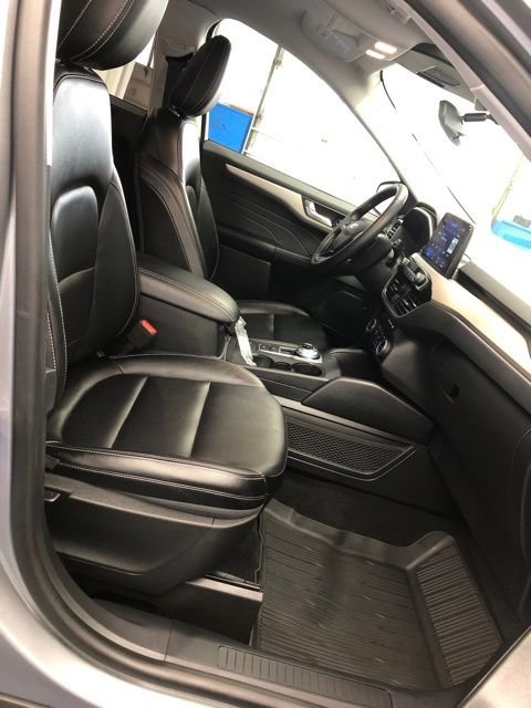 Certified 2022 Ford Escape SEL image 34