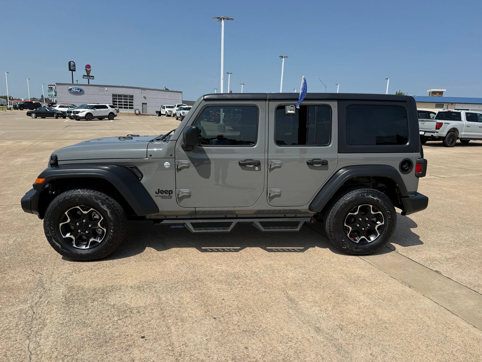 Used 2021 Jeep Wrangler Unlimited Sport AWD/4WD image 8