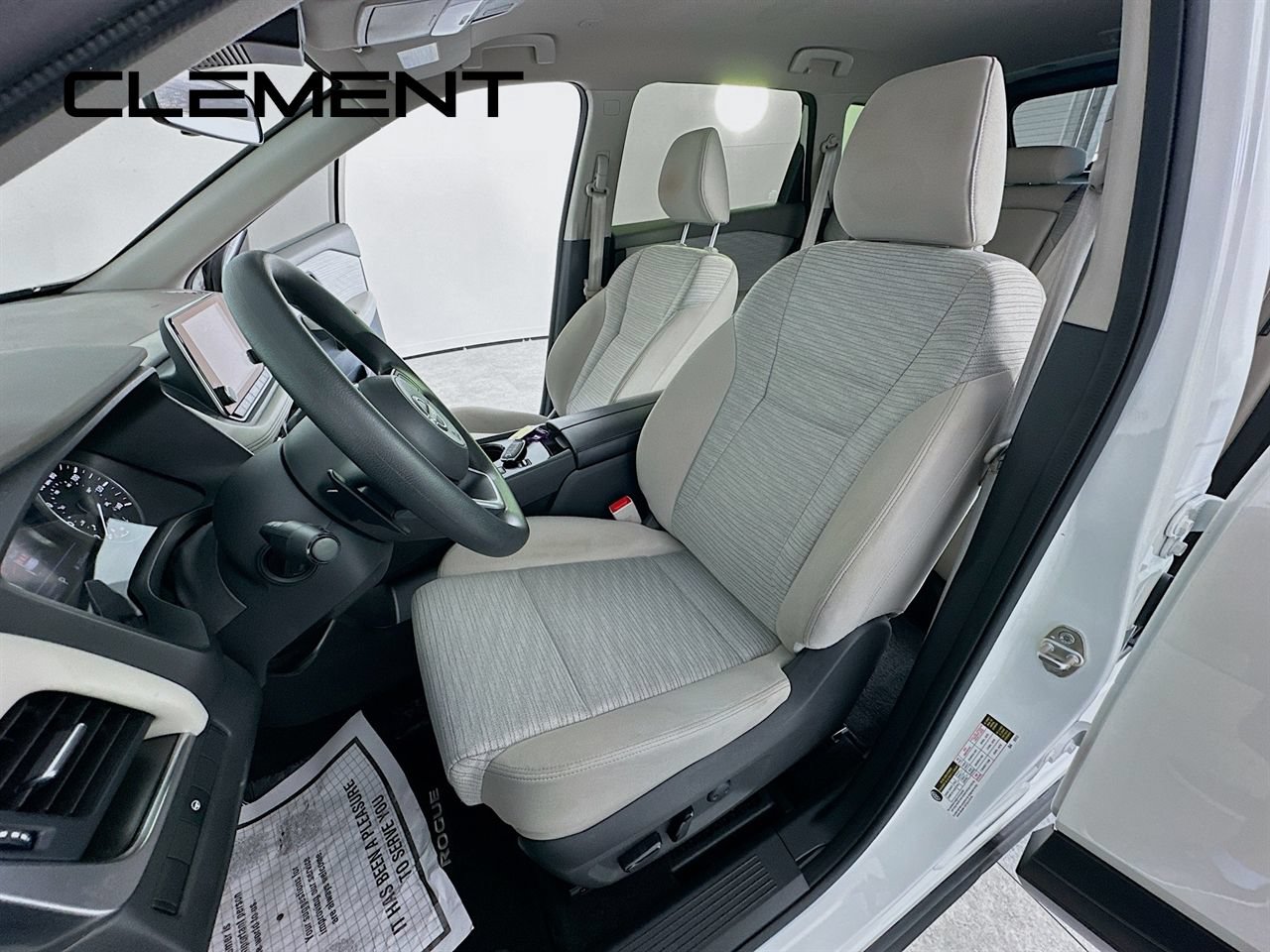 Used 2023 Nissan Rogue SV FWD image 28