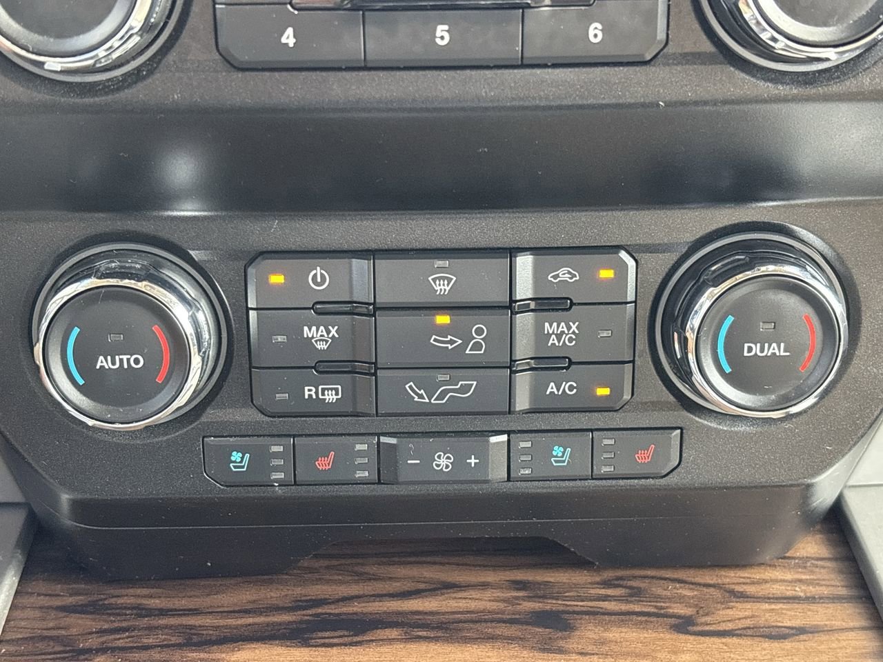 Certified 2020 Ford F150 Lariat w/ Equipment Group 501A Mid image 29