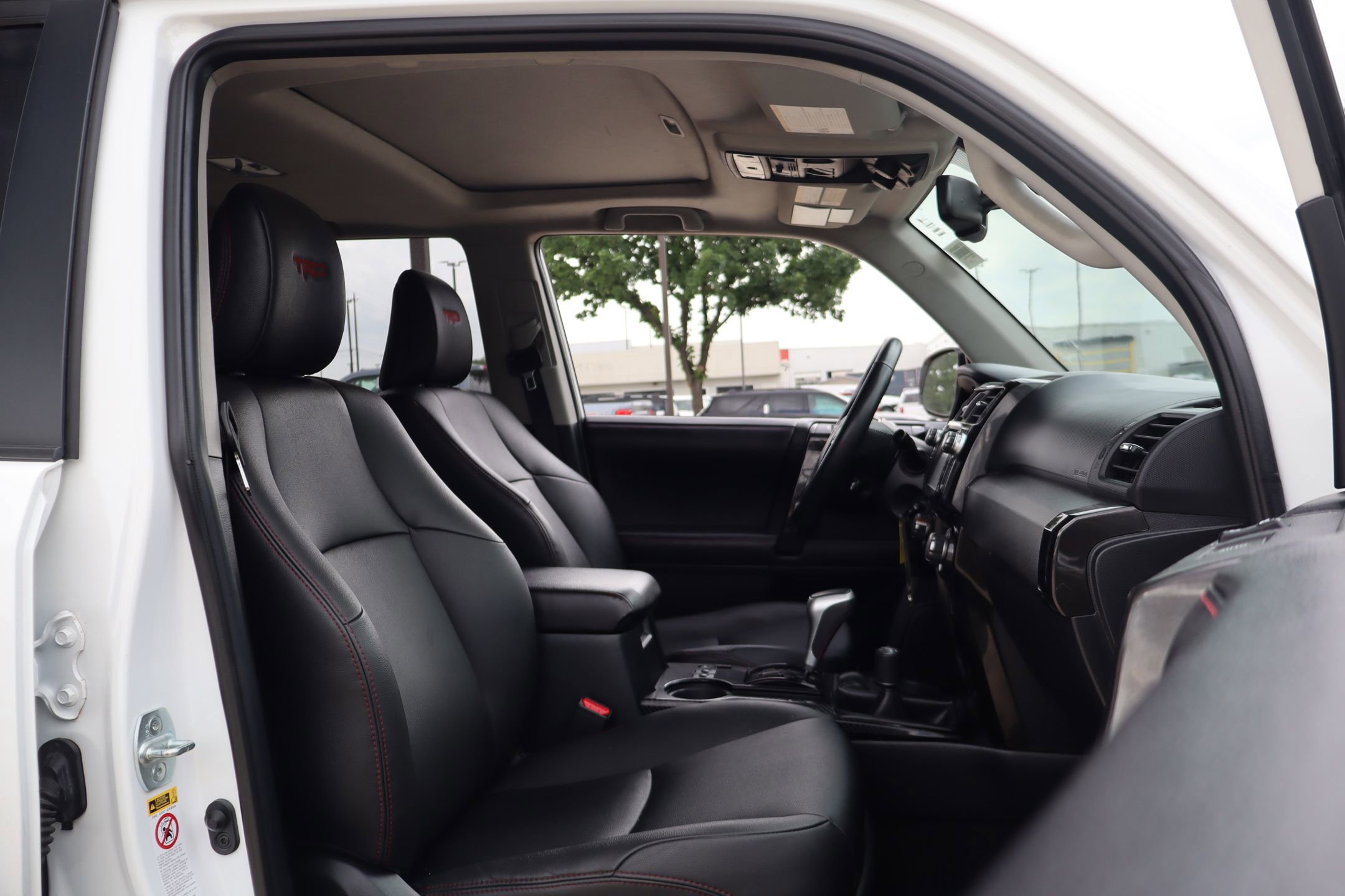 Used 2019 Toyota 4Runner TRD Off-Road Premium AWD/4WD image 30