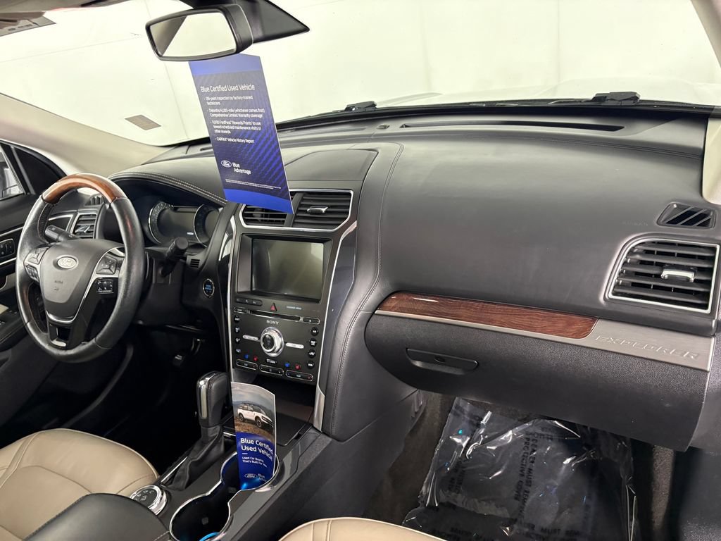 Certified 2018 Ford Explorer Platinum AWD/4WD image 43