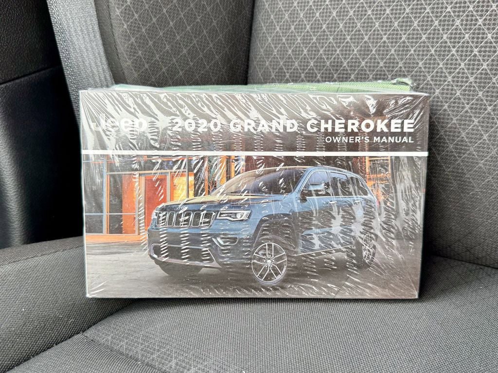 Used 2020 Jeep Grand Cherokee Laredo AWD/4WD image 39