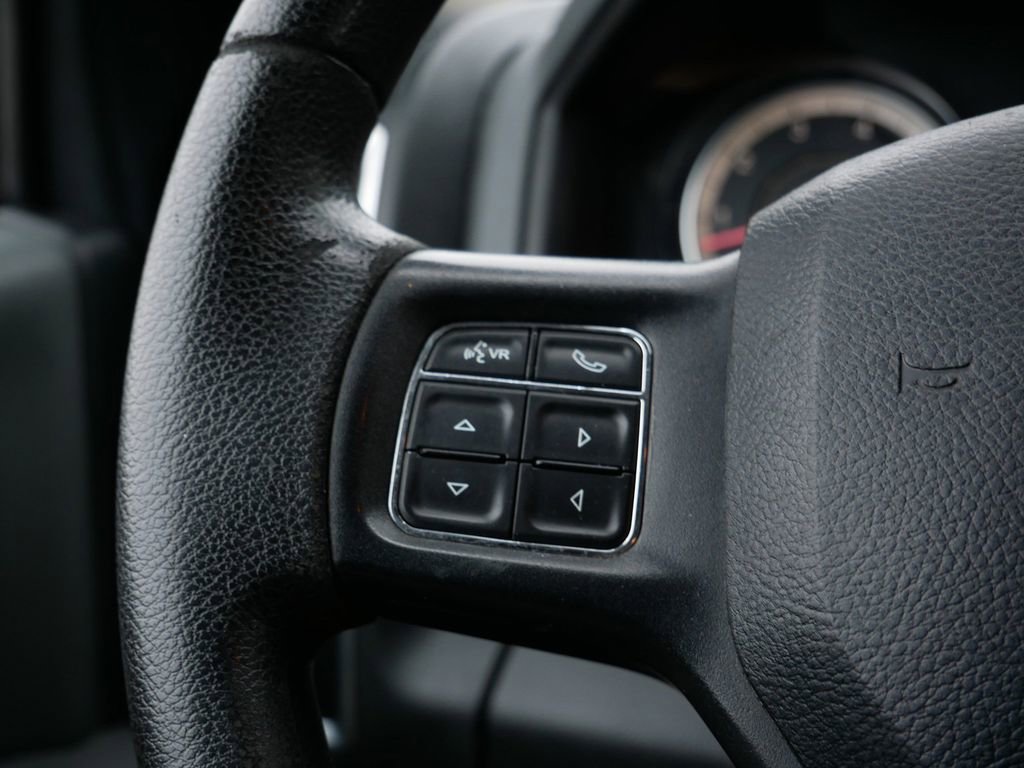 Used 2017 RAM 1500 Classic SLT AWD/4WD image 18