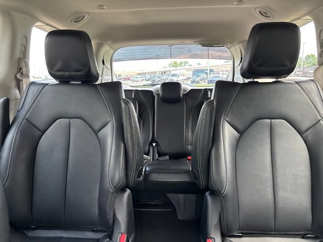 Used 2024 Chrysler Pacifica Limited FWD image 29