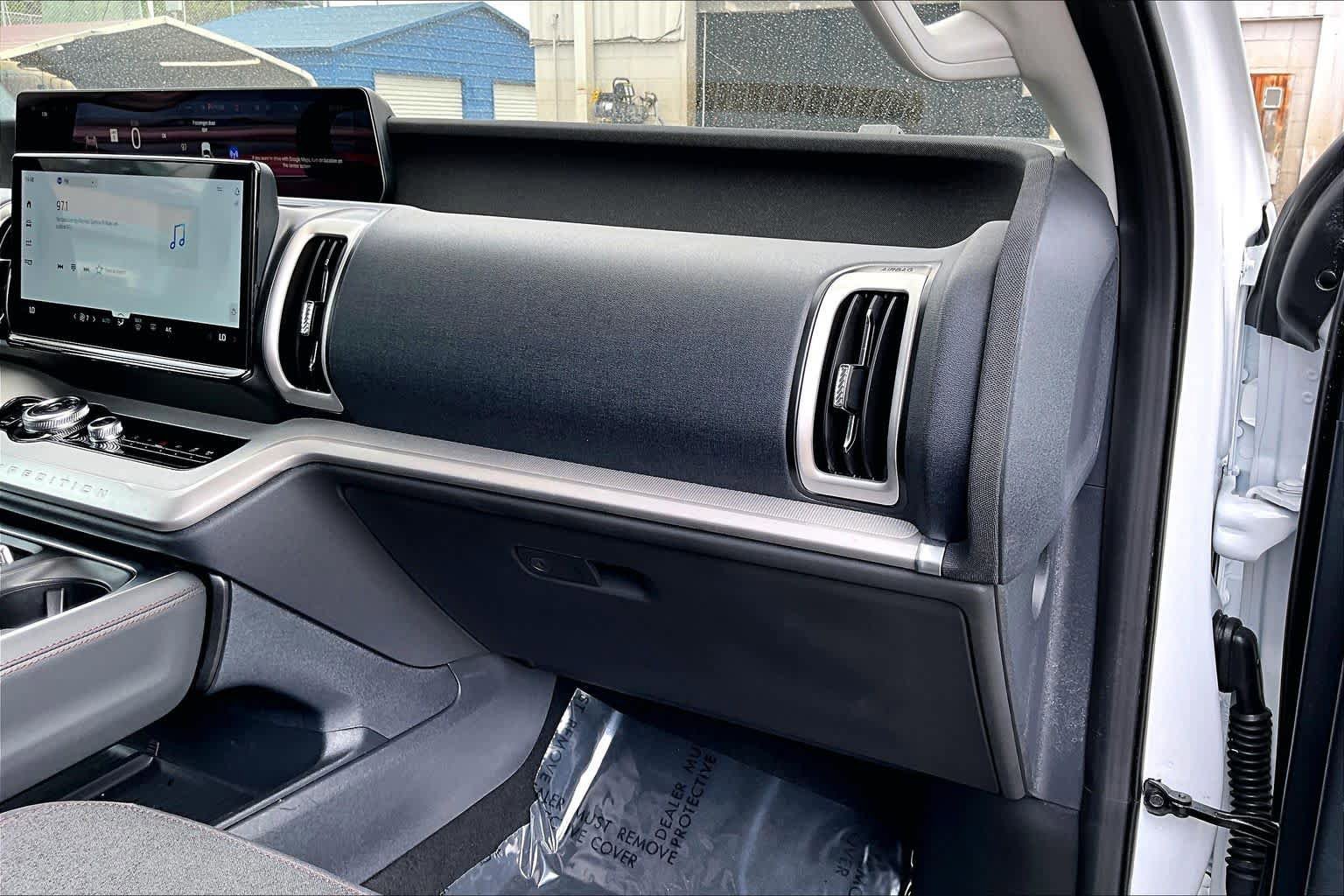 Certified 2025 Ford Expedition Max Active RWD image 19
