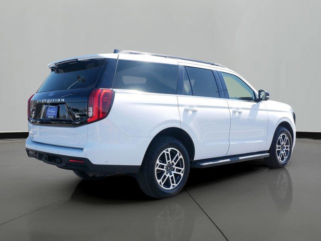 Certified 2025 Ford Expedition Active AWD/4WD image 2